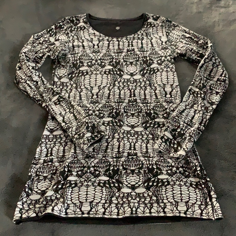 Lululemon Long Sleeve/Reversible Shirt